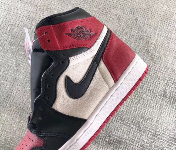 AIR JORDAN 1 Retro High OG “BRED TOE”