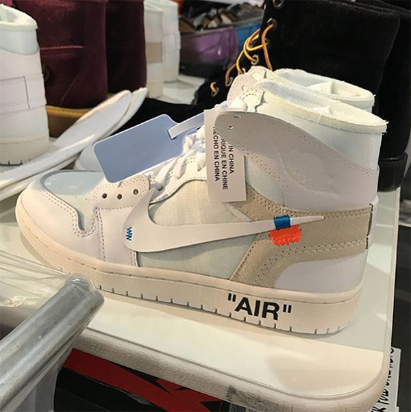OFF-WHITE × NIKE AIR JORDAN 1