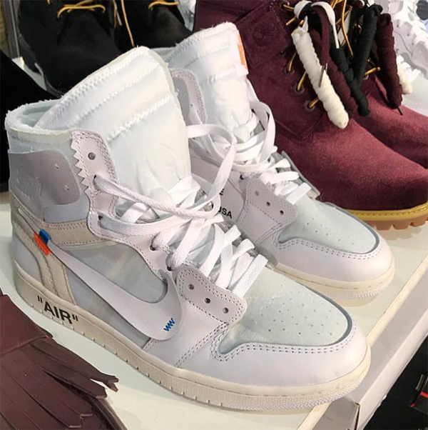 OFF-WHITE × NIKE AIR JORDAN 1