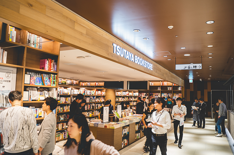 ツタヤ・スタバ