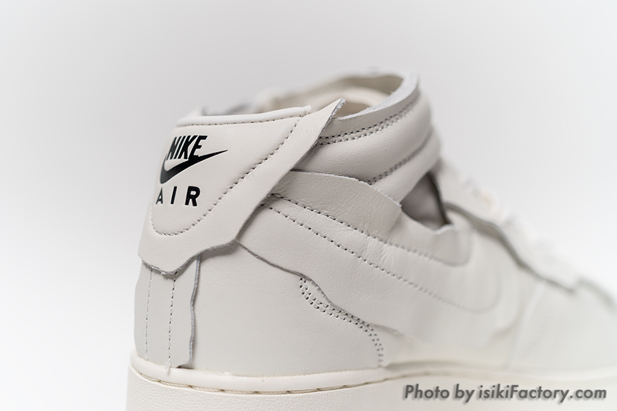 【コムデギャルソン x NIKE エアフォース1】