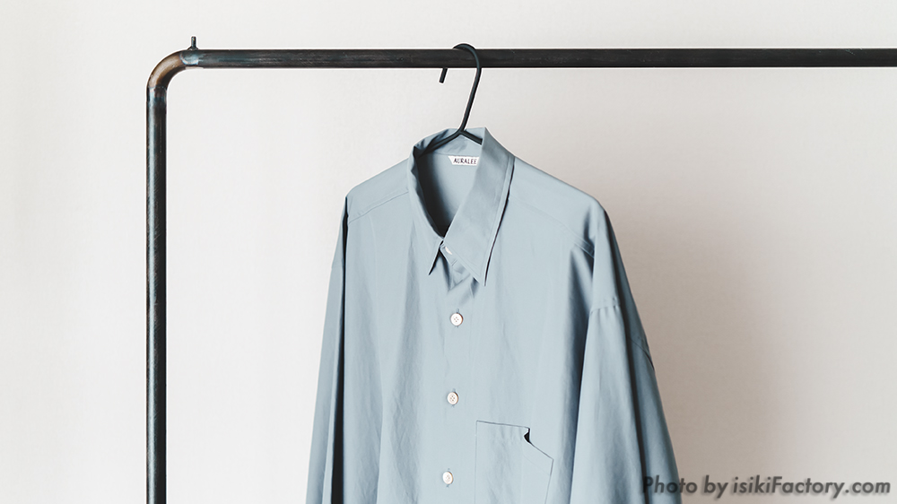 洋服をかけた状態