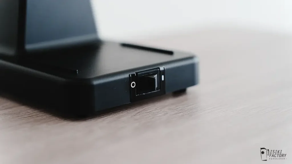 電源スイッチは前面に変更