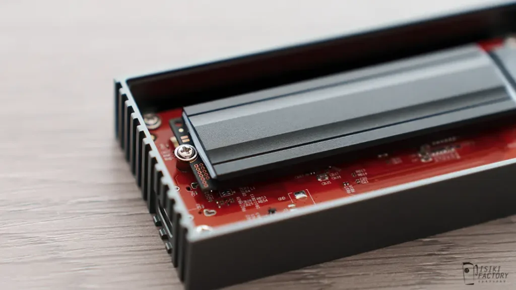 M.2 SSDをネジでしっかり固定