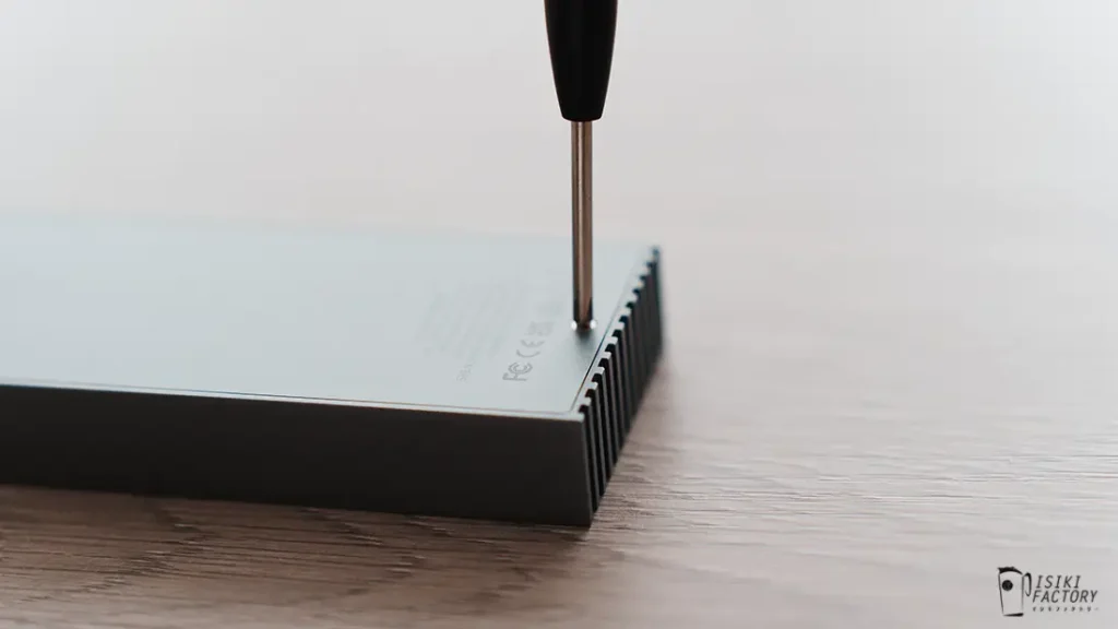最後にSSDケースの蓋を閉める