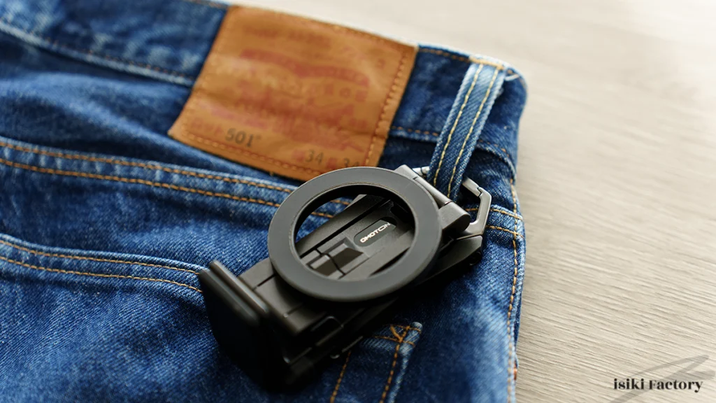 上部はカラビナ