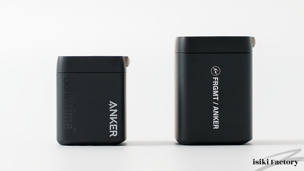 Anker充電器、67Wと100Wのサイズ比較